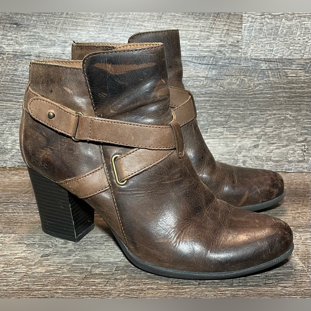B.O.C.~Oiled Leather~Cowboy Boot~8.5M~Two Tone Brown Ankle Strap Ankle Bootie